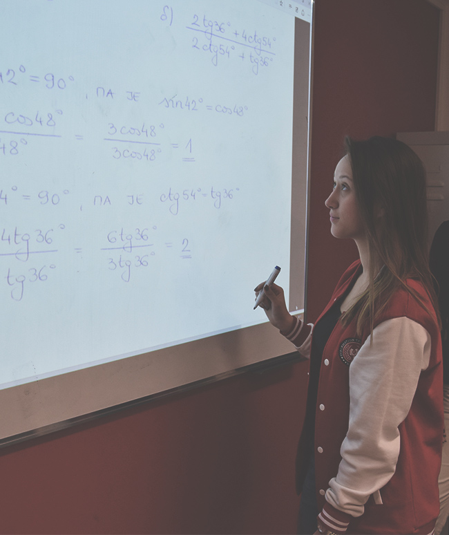 Udžbenici zamenjeni tablet računarima i interaktivnim tablama